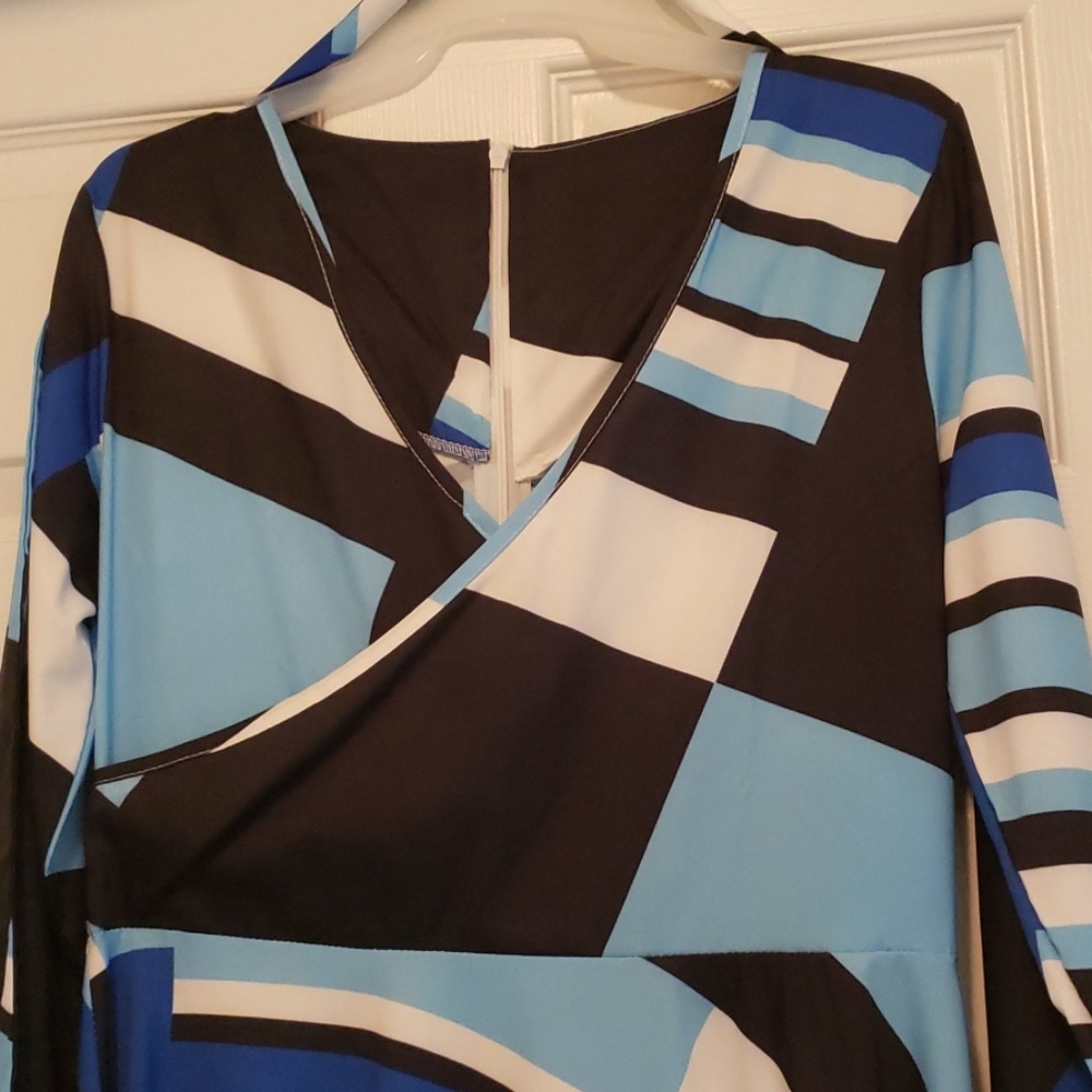 Dress - Picture 2 of 4